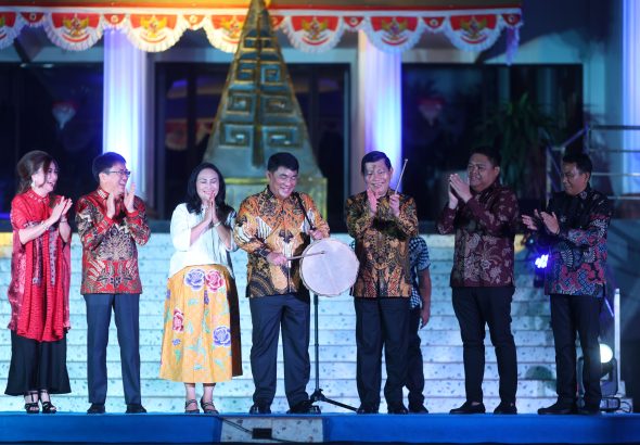 rona-budaya-sulut-2026_-gubernur-yulius-tegaskan-budaya-sebagai-kekuatan-identitas-dan-penggerak-kemajuan-daerah